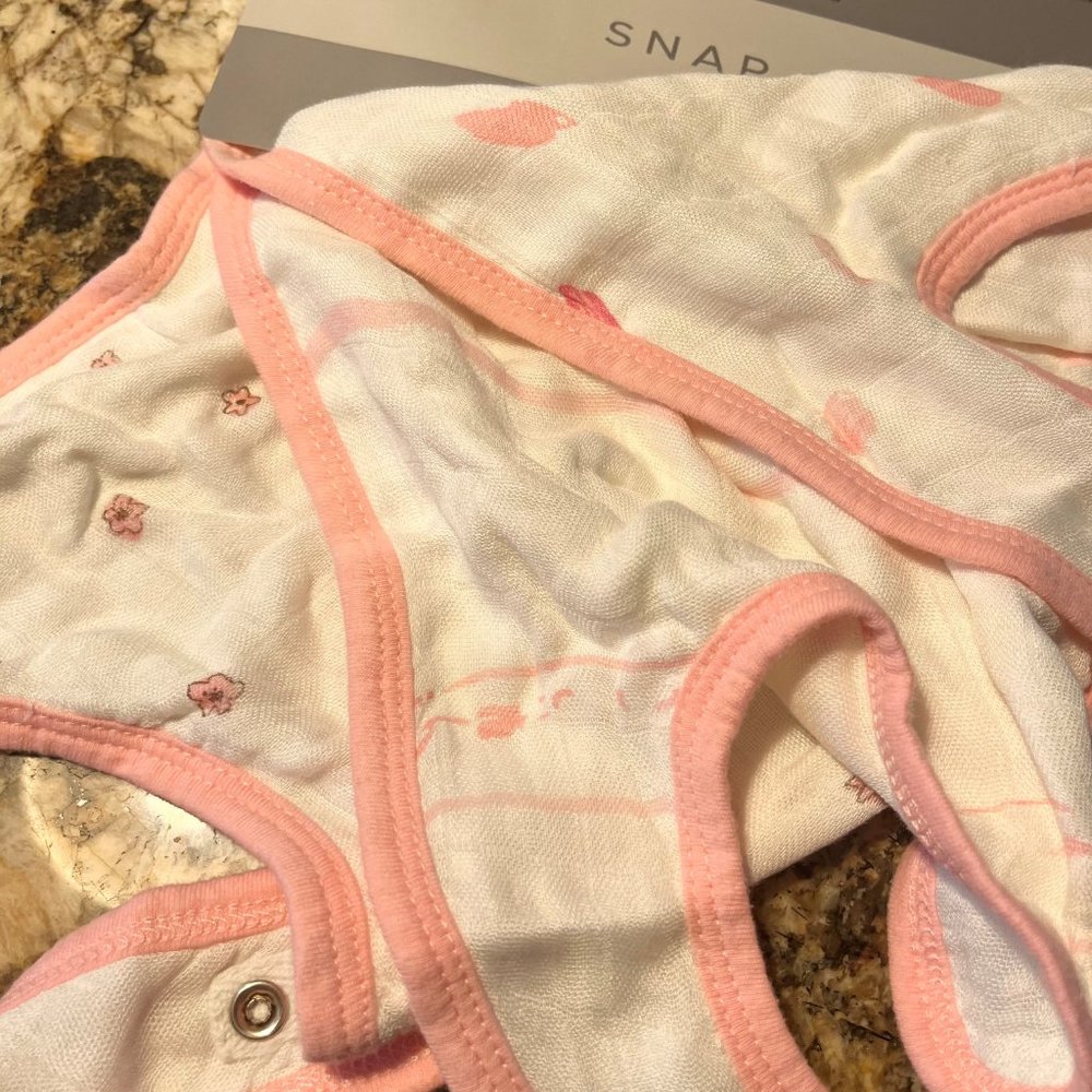 NEW WITH TAGS Newcastle Pink Muslin Bamboo Snap Bibs